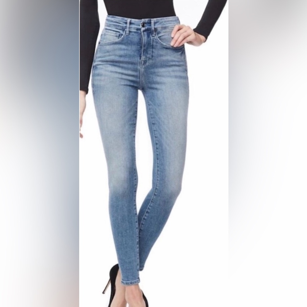 Good American Good Waist Blue Skinny Distress Jeans at the Heel, Size 2/26